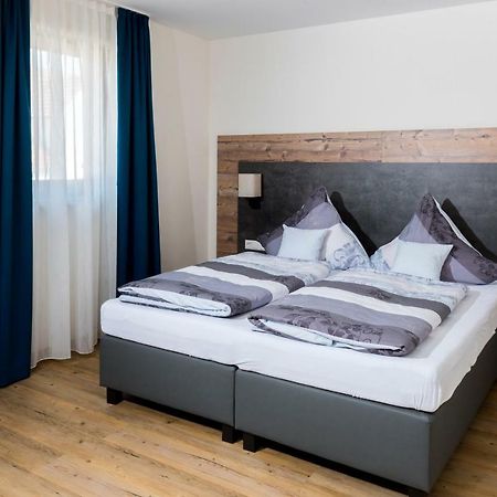 Landhotel Zum Adler Oberbechingen المظهر الخارجي الصورة