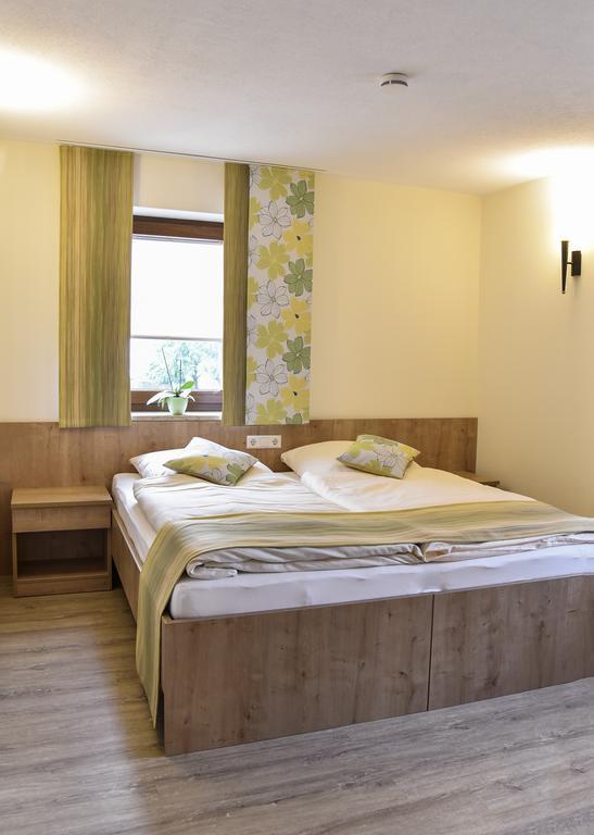 Landhotel Zum Adler Oberbechingen المظهر الخارجي الصورة