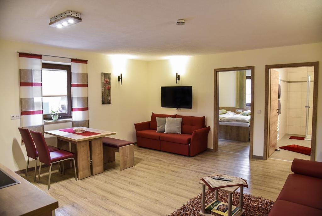 Landhotel Zum Adler Oberbechingen المظهر الخارجي الصورة