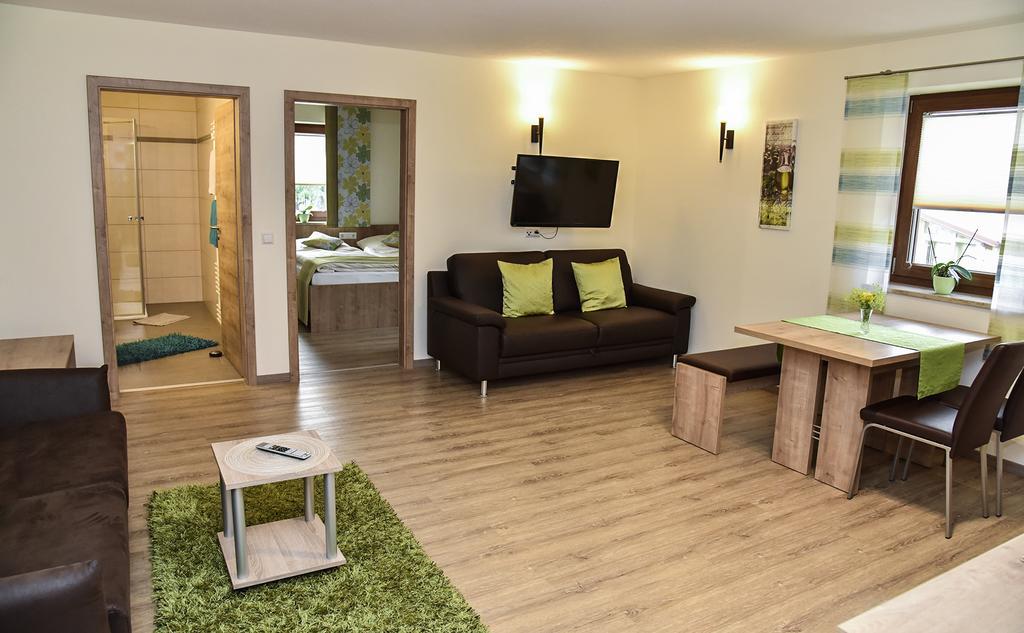 Landhotel Zum Adler Oberbechingen المظهر الخارجي الصورة