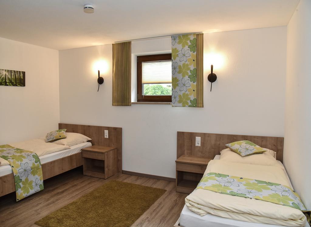 Landhotel Zum Adler Oberbechingen المظهر الخارجي الصورة