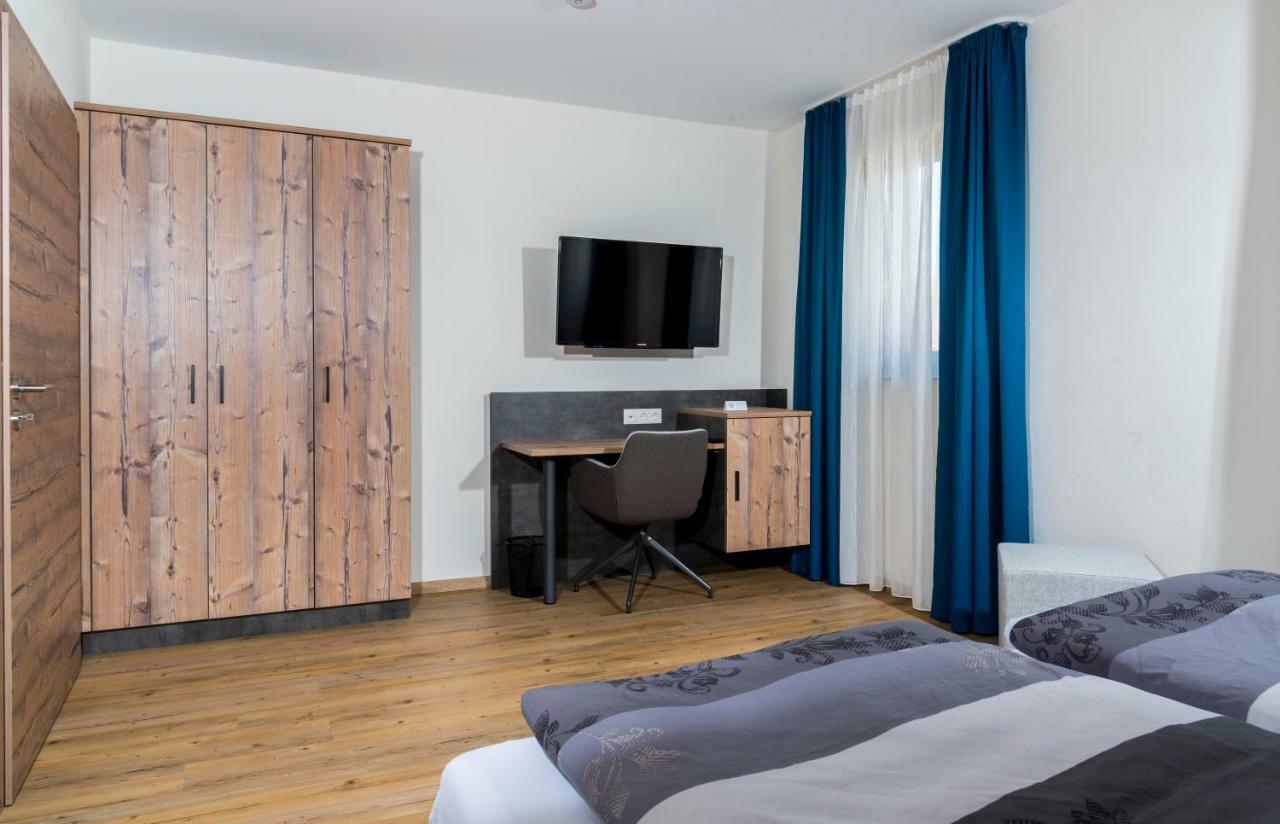 Landhotel Zum Adler Oberbechingen المظهر الخارجي الصورة